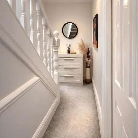 Apartment Family-Friendly 4Br Stay, 8 Beds Parking Leeds (West Yorkshire)